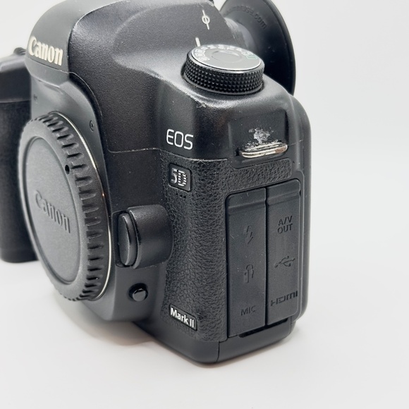 Canon 5D Mark II (Body Only) - Picture 7 of 8